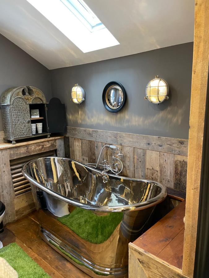 The Cocktail Lounge At Cheshire Boutique Bathhouse Daire Nantwich Dış mekan fotoğraf